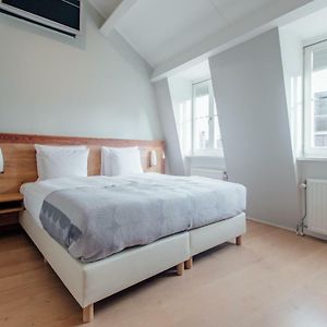 Driepersoonskamer met Twee Slaapkamers